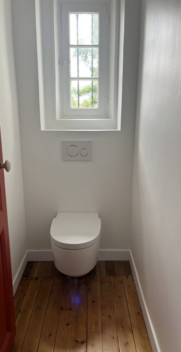 Avant / après : de toilettes vétustes à la modernité des WC lavants