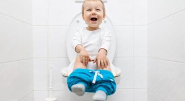 Enfants et toilettes : 5 accessoires indispensables 