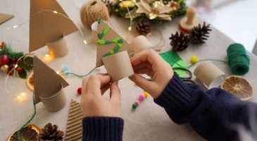 5-decorations-de-noel-a-faire-avec-des-rouleaux-de-papier-toilette